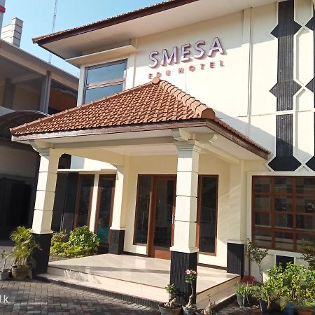 Smesa Edotel Syariah Surabaya Mitra Reddoorz Wonokromo Exterior photo