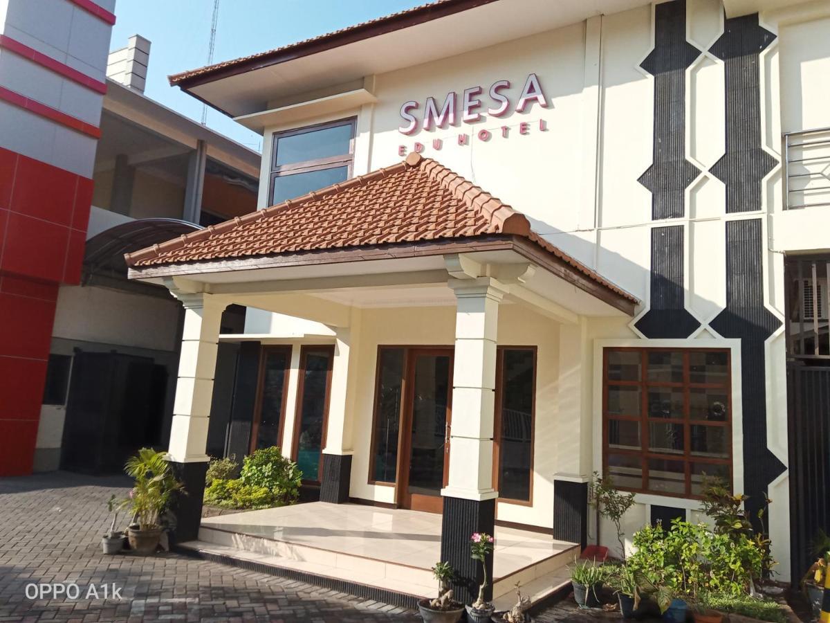 Smesa Edotel Syariah Surabaya Mitra Reddoorz Wonokromo Exterior photo